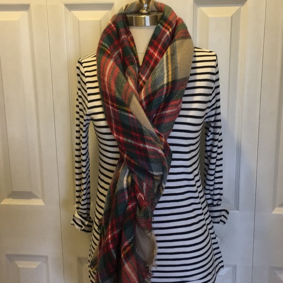 Cozy plaid blanket scarf - Picture 2 of 7
